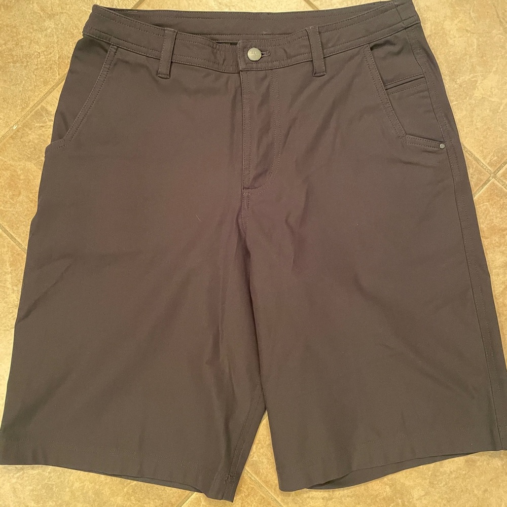 Lululemon Kahuna Shorts - Size 32